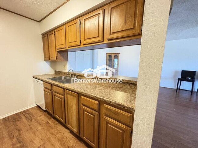 Building Photo - MOVE IN READY - DALLAS - 2BEDS 1BATH