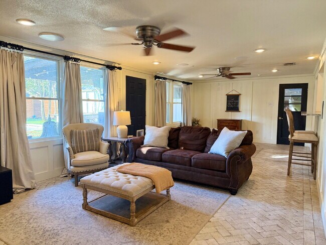 Building Photo - A Standard of Excellence in Tech Terrace!