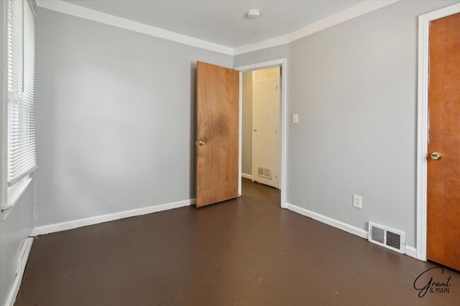 Building Photo - $1,250/month - 2 bedroom 1 bath