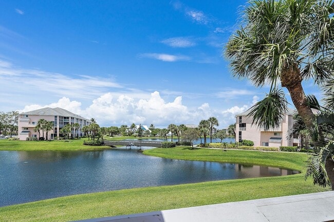 Building Photo - 353 S US Hwy 1