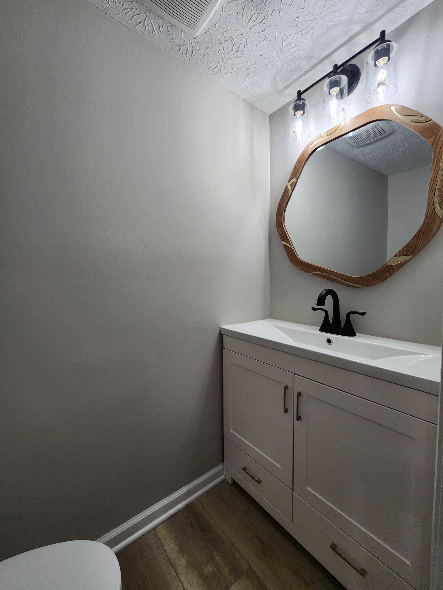 Building Photo - 7497 Stonetrail Way