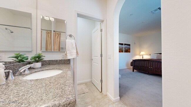 Building Photo - 3935 E Rough Rider Rd