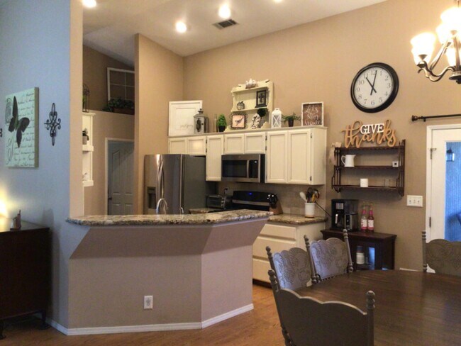 Building Photo - 1555 Morgan Dr