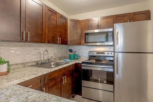 Building Photo - 2708 Vandiver Dr