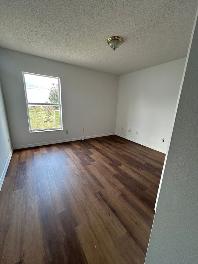 Building Photo - 136 Grantham Dr