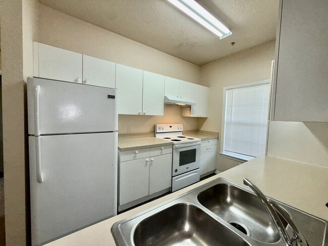 Building Photo - 3567 Conroy Rd