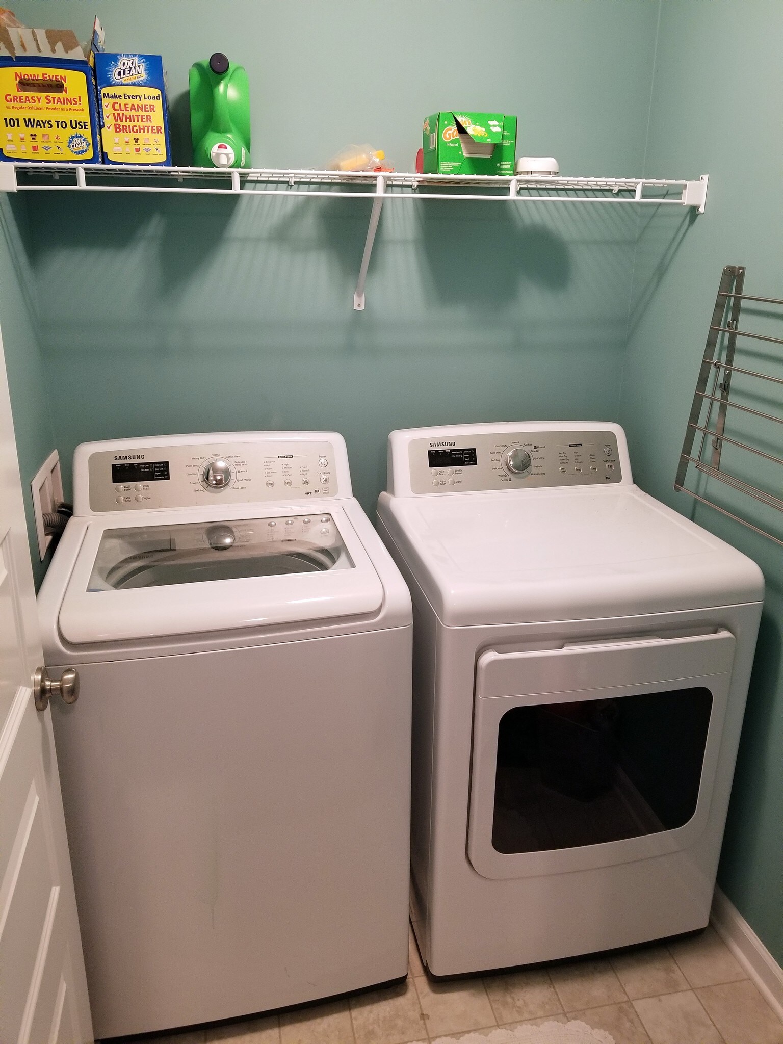 Samsung washer/dryer - 2nd floor - 923 Blodgett St SE