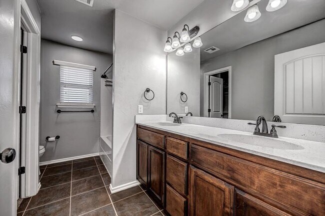 Building Photo - 18208 Scarborough Dr