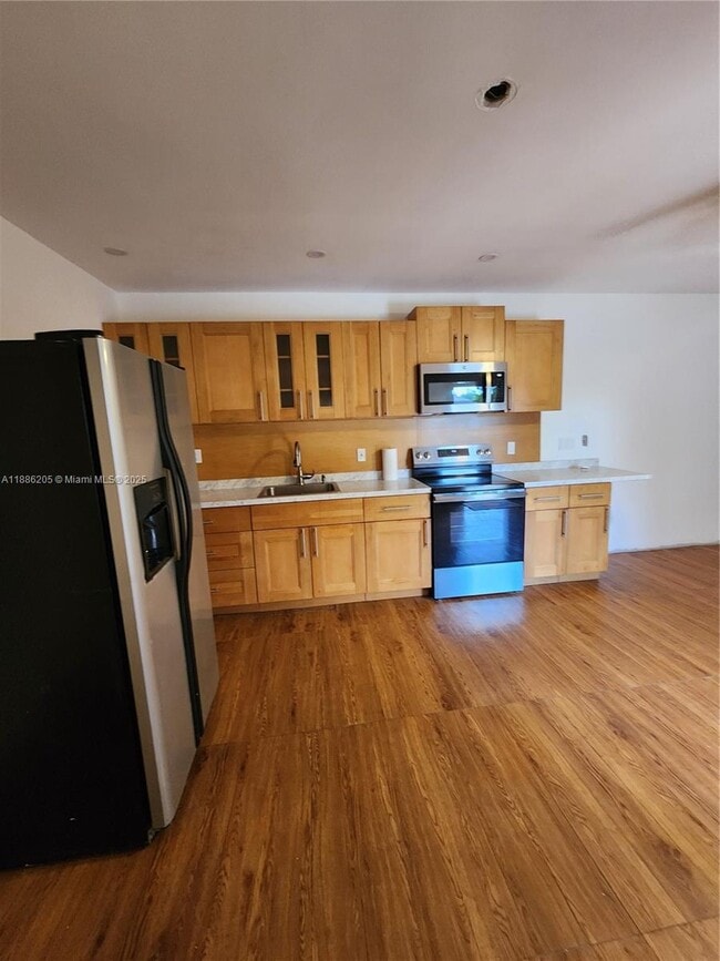 Building Photo - 13935 NE 16th Ct