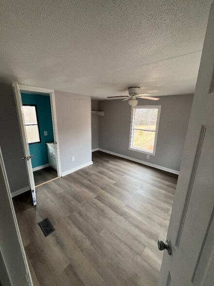 Building Photo - 3736 E Burke Blvd