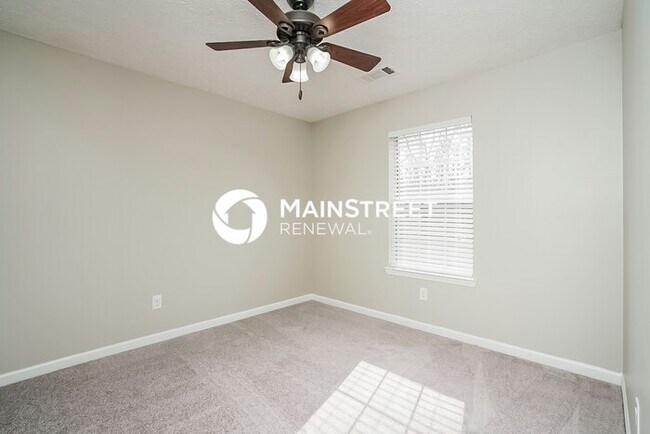 Building Photo - 3 Bedroom Pet-Friendly Home in Nashville, TN with Main Street Renewal