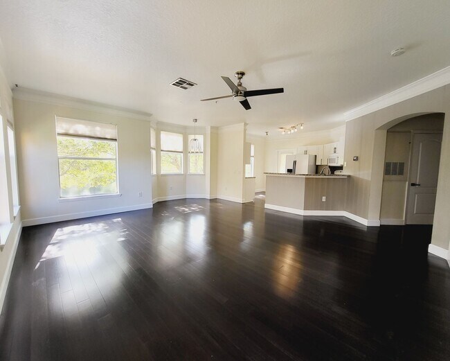 Building Photo - Stunning 2/2 Condo For Rent in Mirabella -...