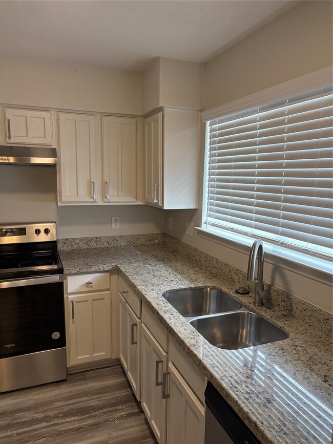 Building Photo - 4615 Roserock Ln