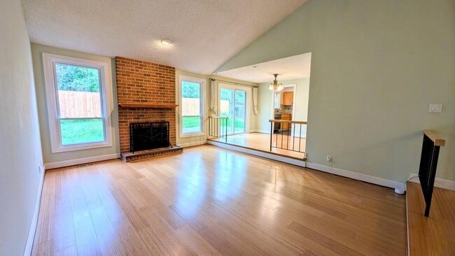 Building Photo - 12935 SW Conestoga Dr