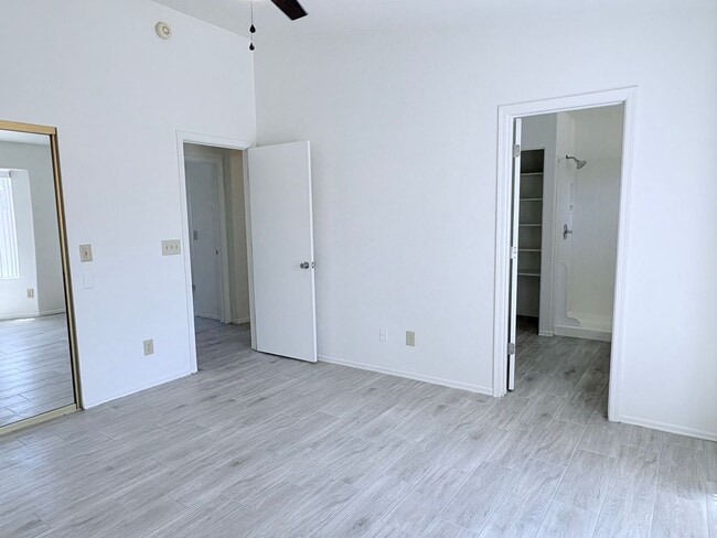 Building Photo - newly remodeled 3 bed/ 2 bath home