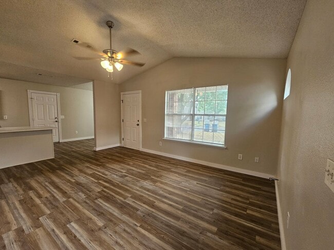 Building Photo - 1111 Tunbridge Dr