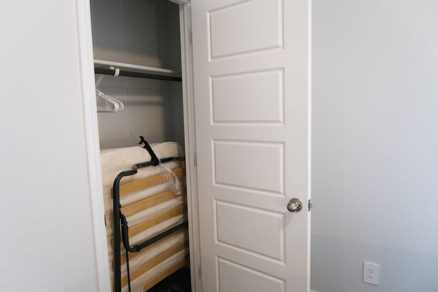 Building Photo - 6000 Bursey Rd