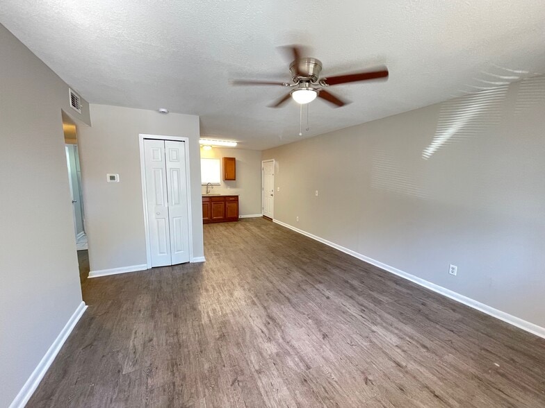 Building Photo - 5026 Westchase Ct