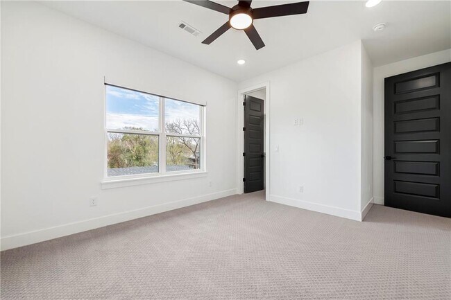 Building Photo - 4413 S 88th St