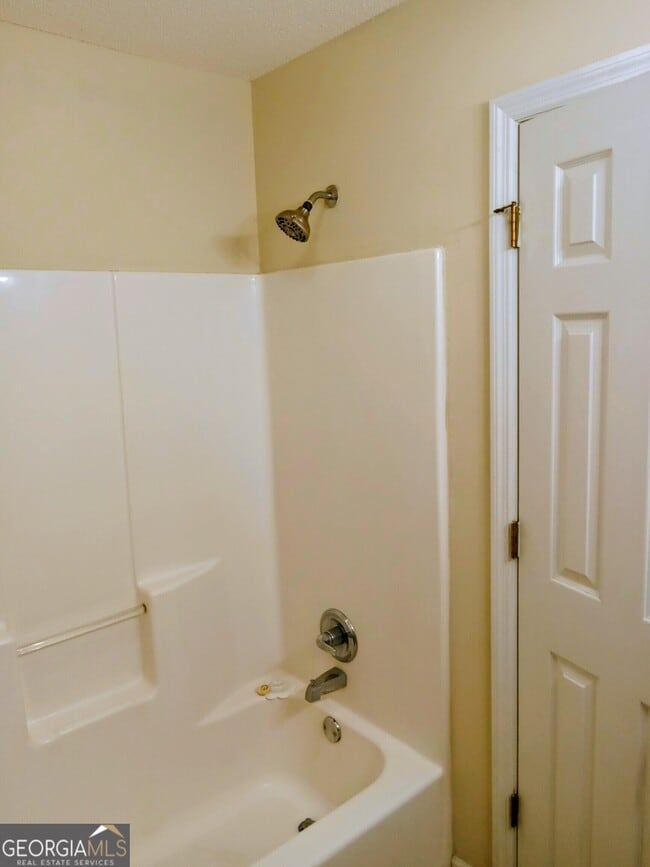 Building Photo - 803 cardinal grove court