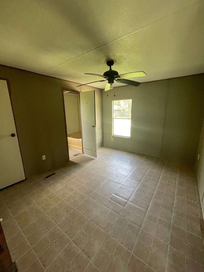 Building Photo - 1484 Joe Miller Rd