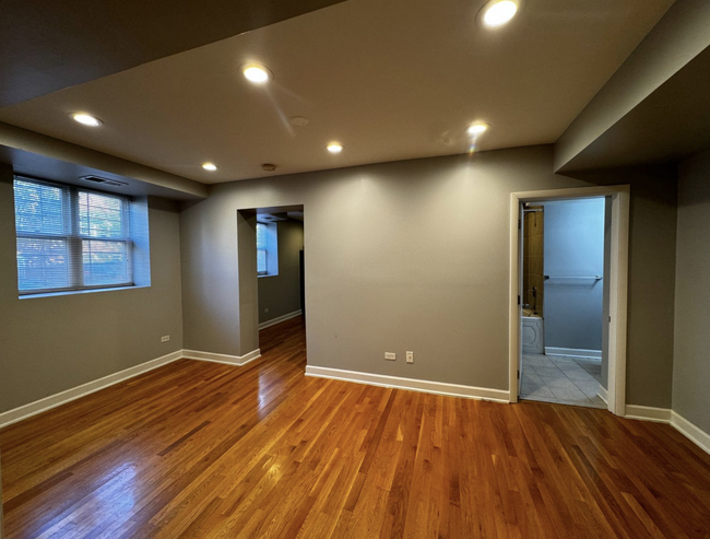 Living Room - 3641 W Leland Ave