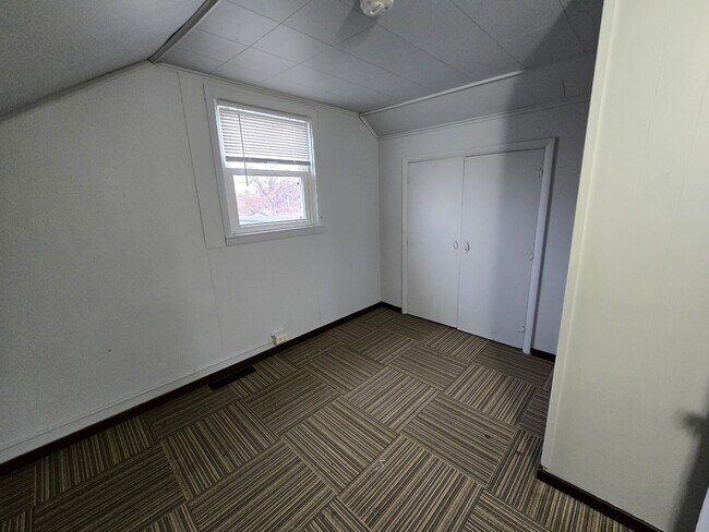 Building Photo - 1017 19th St SE