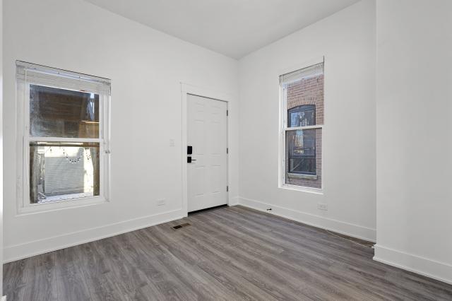 Building Photo - 2 bedroom in Chicago IL 60612