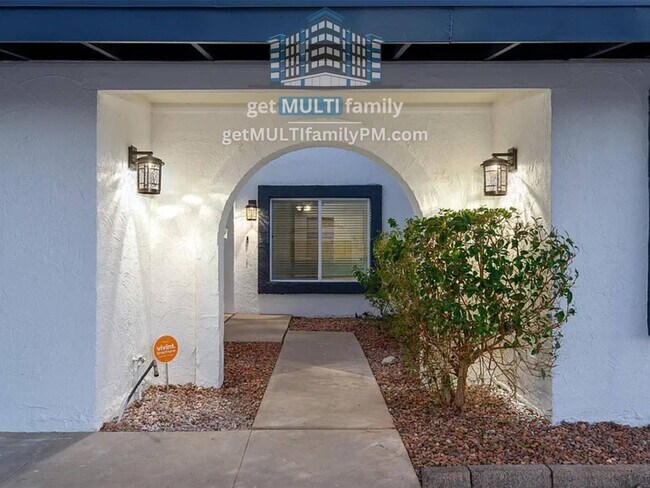 Building Photo - 515 W Pebble Beach Dr