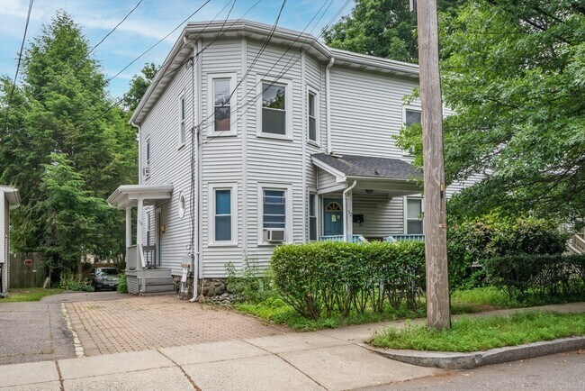 Primary Photo - 30 Turner St