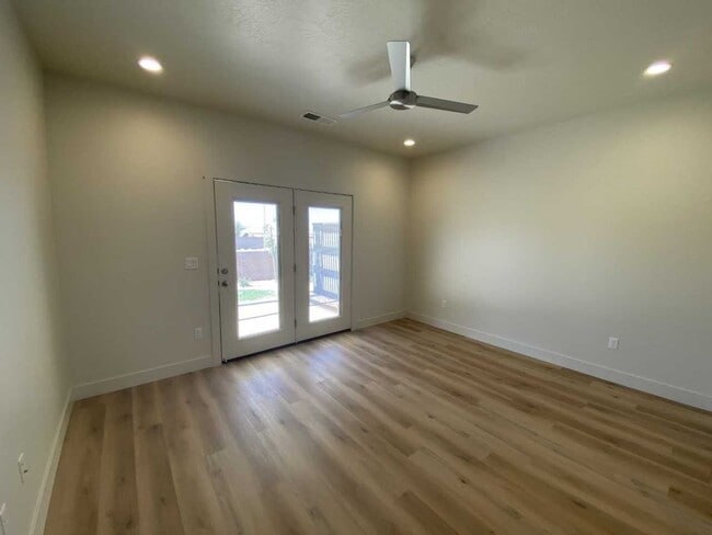 Building Photo - 619 Freedom Wy