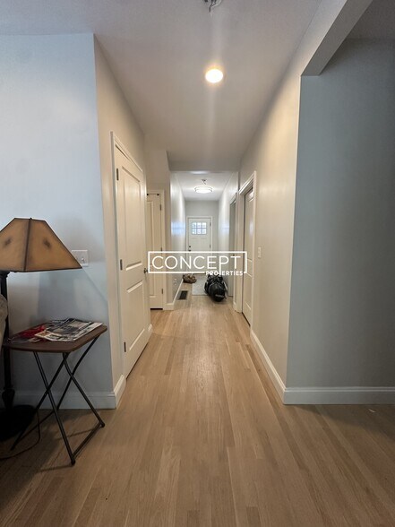 Building Photo - 331 Savin Hill Ave