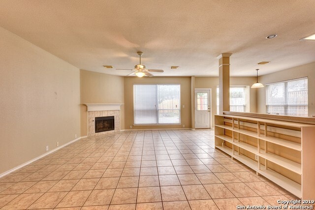 Building Photo - 5 Bedroom/3 Bath Village at Encino Park Su...