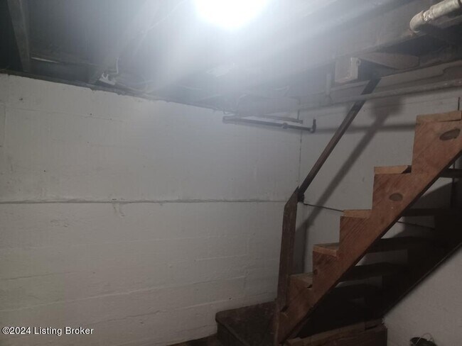 Building Photo - 744 S 37th St