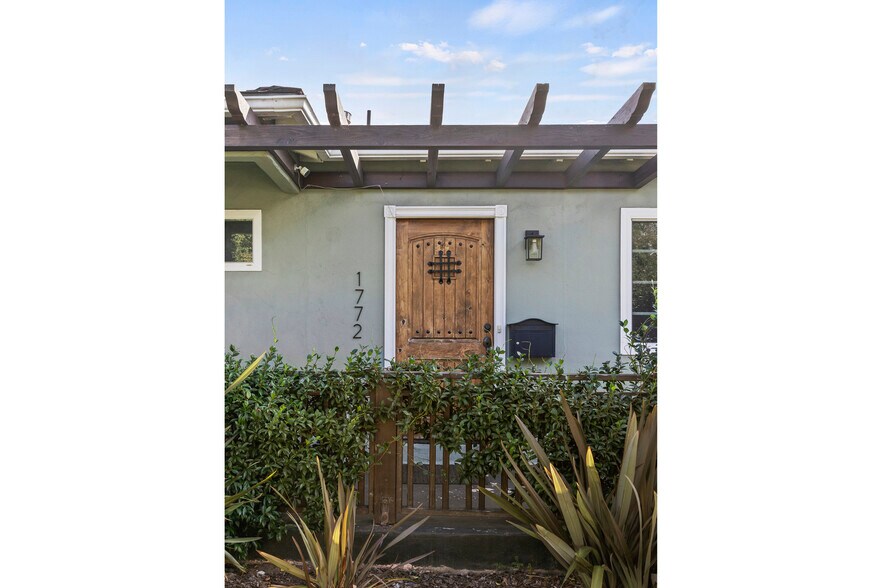 Building Photo - 1772 S Orange Grove Ave