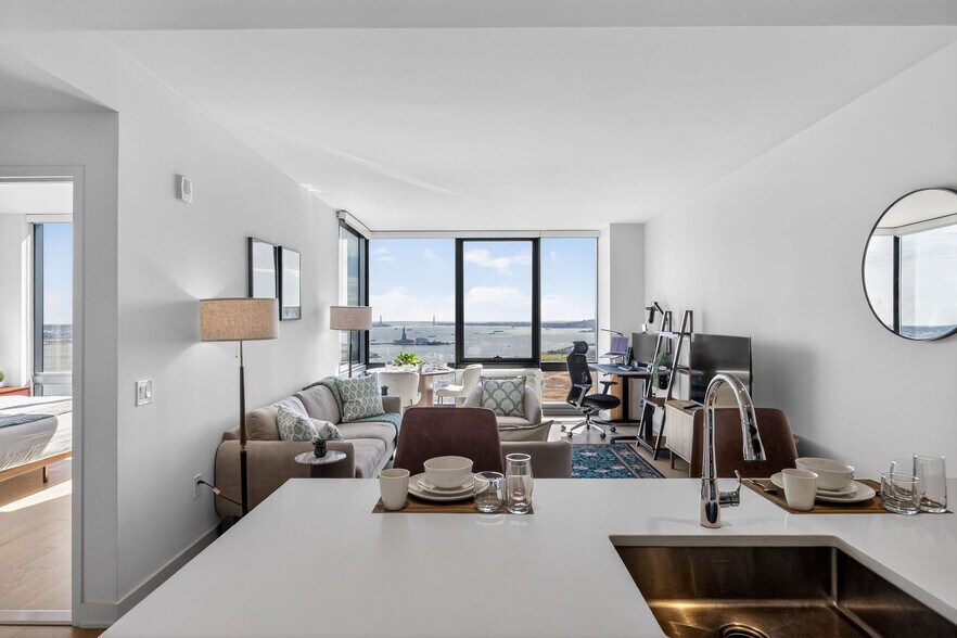 Building Photo - 33 Park View Ave