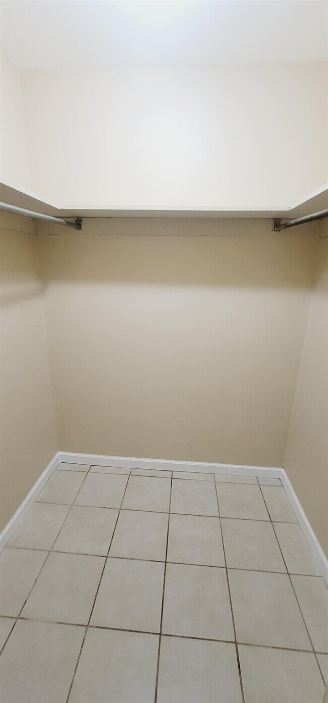 Building Photo - 5889 Cypress Cir