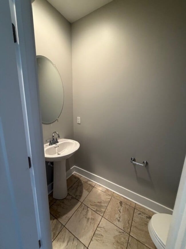 Building Photo - Portlock Square