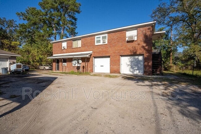 Building Photo - 6 Ronnie Ave