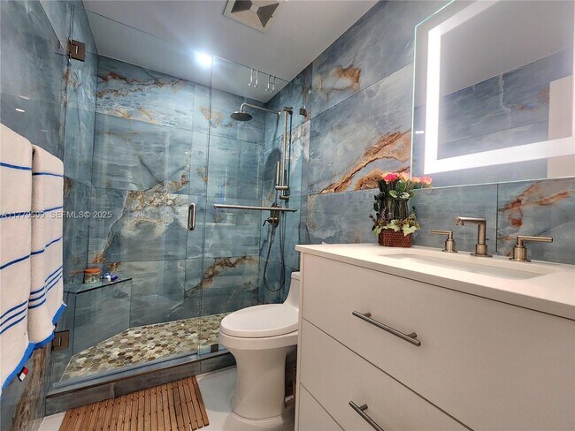 Building Photo - 3505 S Ocean Dr