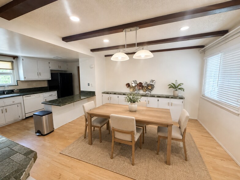 Shared Dinning Area - 4360 Watkins Dr