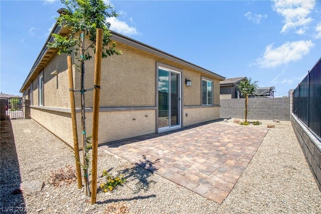 Building Photo - 9770 Redwood Cascade St