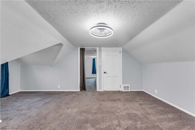 Building Photo - 19205 Pasnow Ave