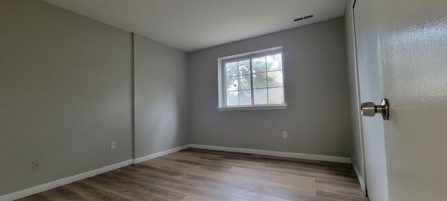 Building Photo - 45260 Keding St