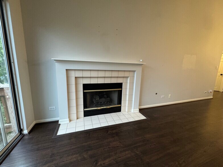 Fireplace - 268 Camel Bend Ct