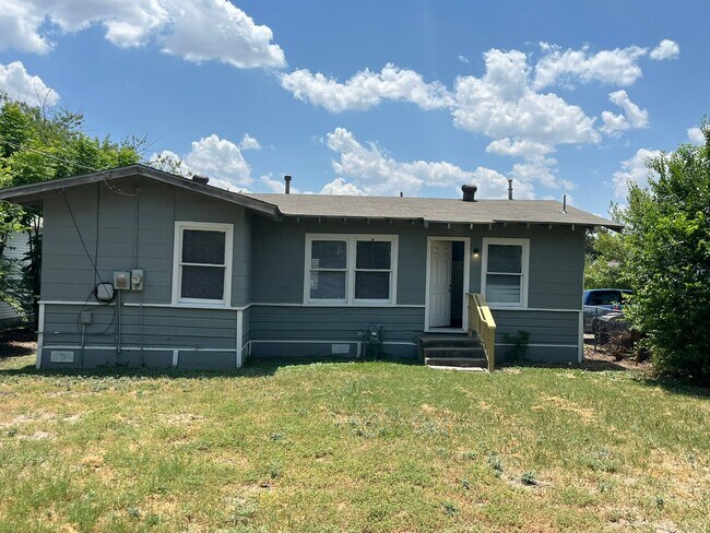 Building Photo - 2331 Waverly Ave