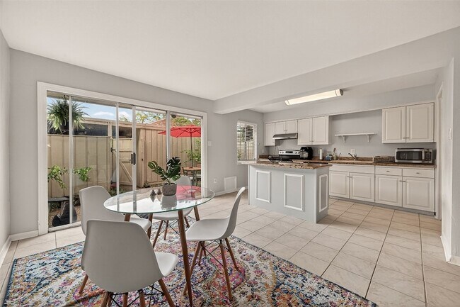 Building Photo - 6404 Burgoyne Dr.