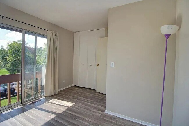 Building Photo - 5946 Greenview Rd