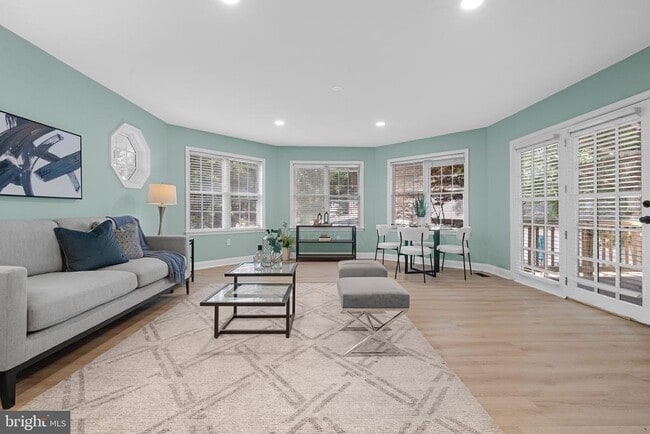 Building Photo - 10429 Headly Ct