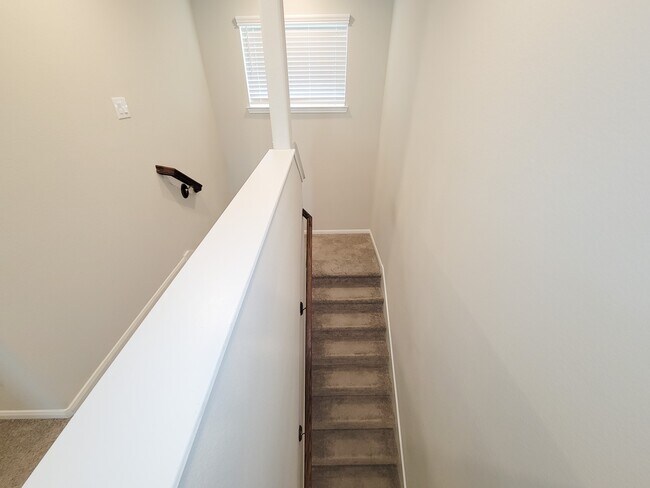 Building Photo - 10423 Astor Pt Trl